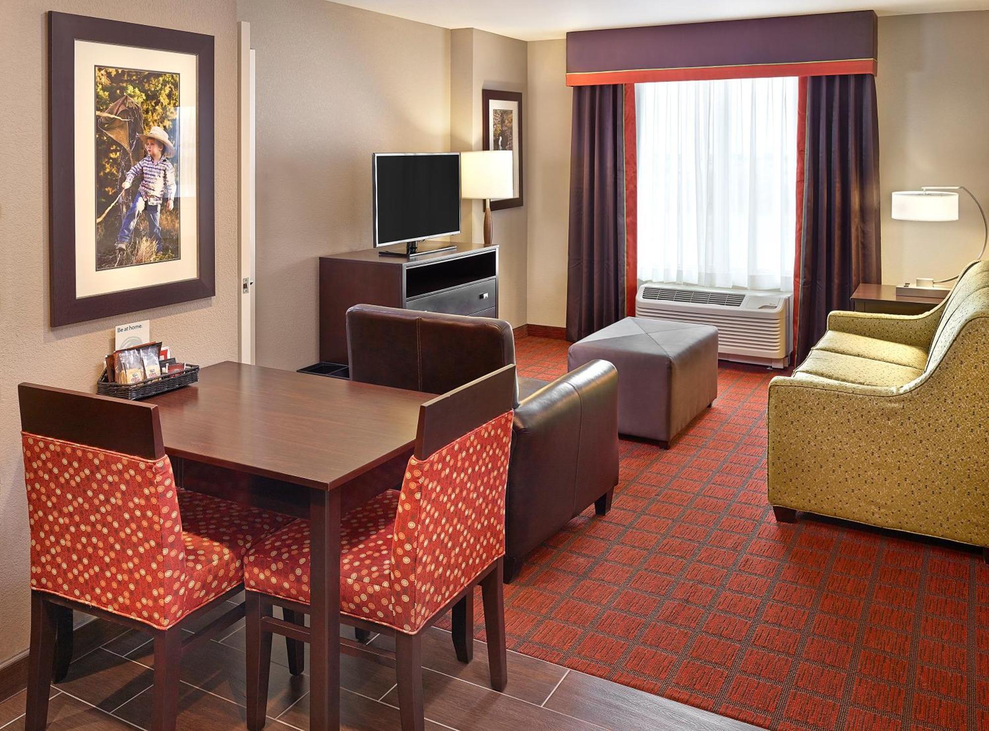 Homewood Suites Calgary Airport Екстериор снимка