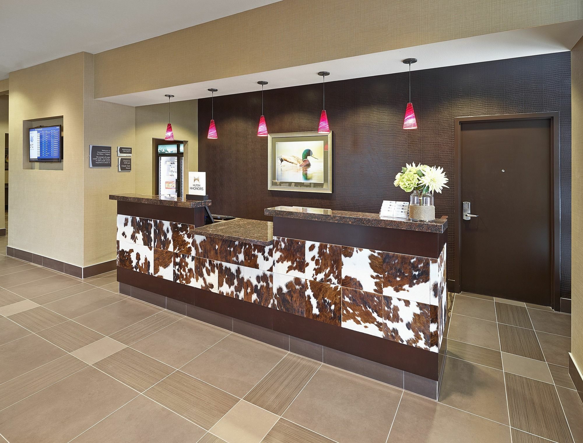 Homewood Suites Calgary Airport Екстериор снимка